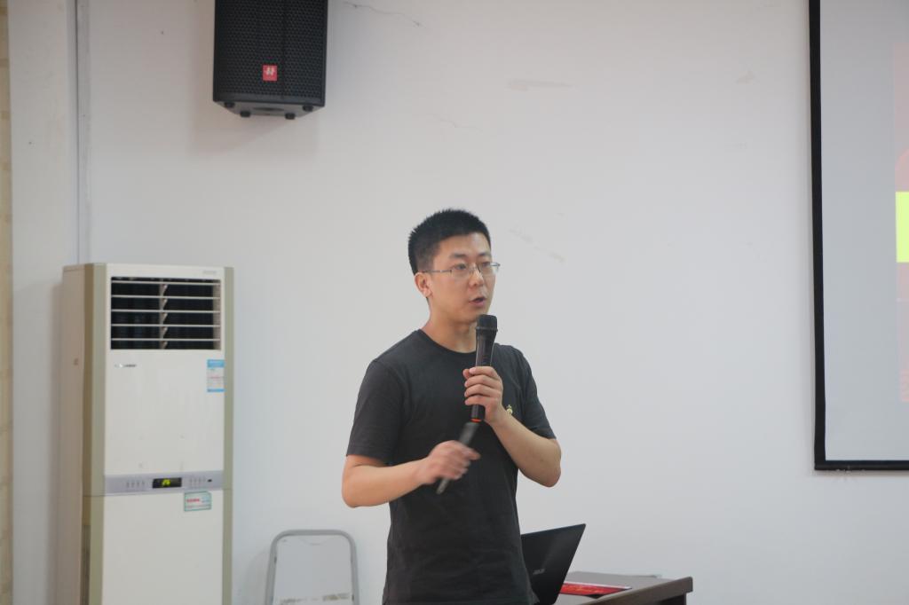 *大象传媒
2017级新生家长见面会