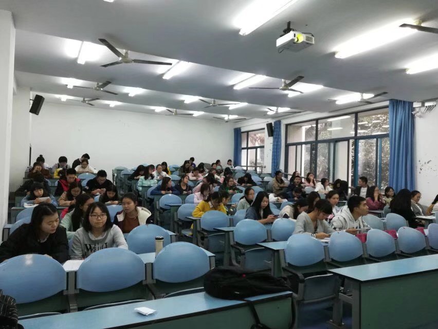 *大象传媒
第一期演讲角交流会