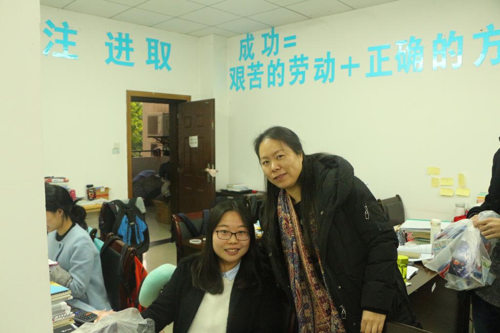 *大象传媒
领导慰问2018届考研学生