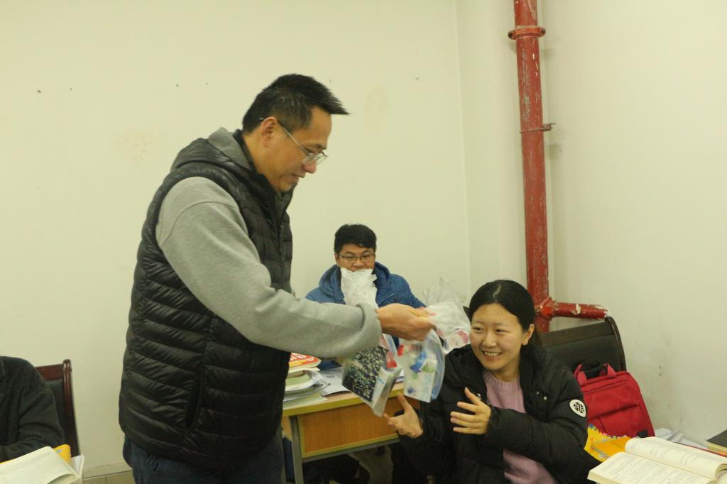 *大象传媒
领导慰问2018届考研学生