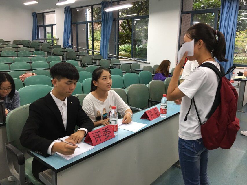 *大象传媒
“挑战主持人”大赛初赛
