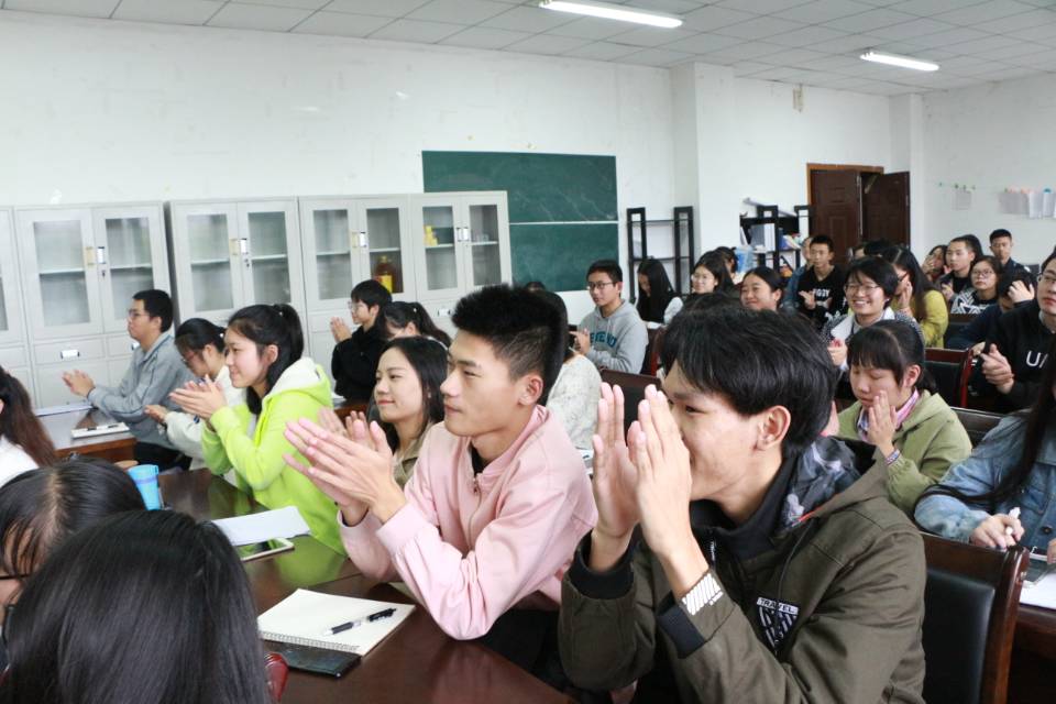 华东师范大学王祖浩教授莅临大象传媒
开展专题讲座