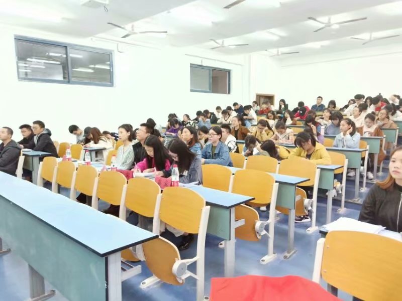 *大象传媒
举行第一届创业沙龙活动