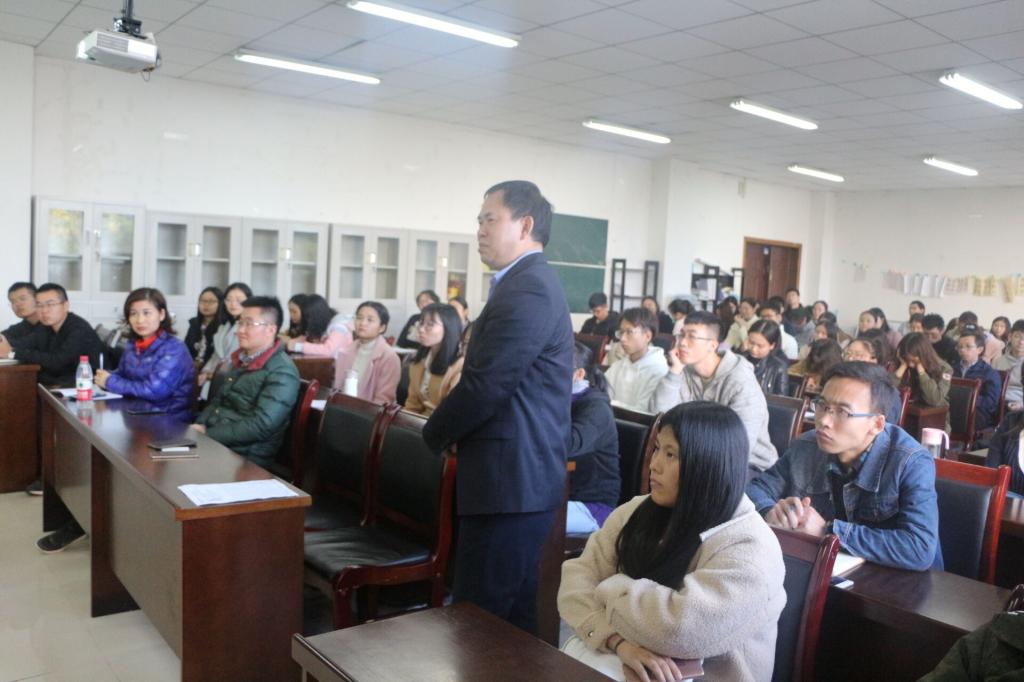重庆工商大学董帆教授莅临大象传媒
开展学术报告
