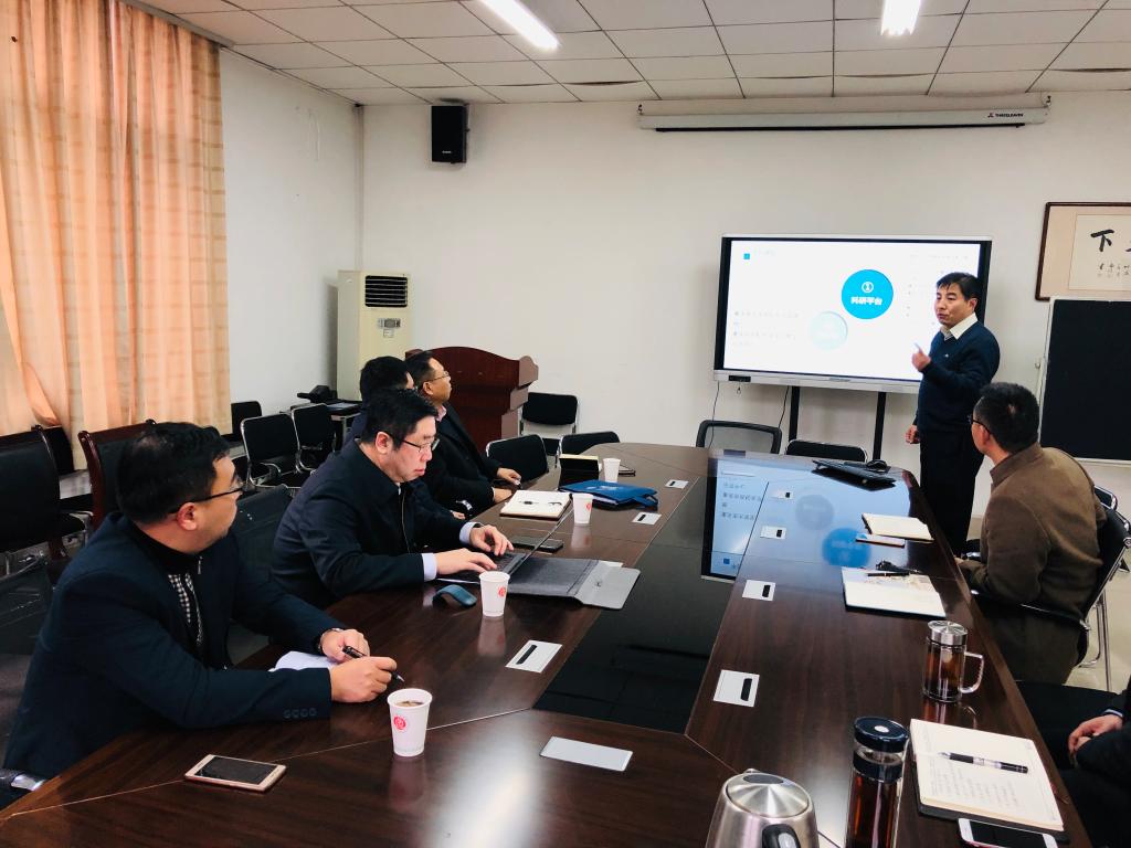校长孟东方教授一行到*大象传媒
调研指导工作