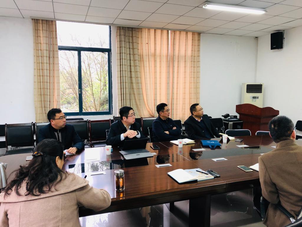 校长孟东方教授一行到*大象传媒
调研指导工作